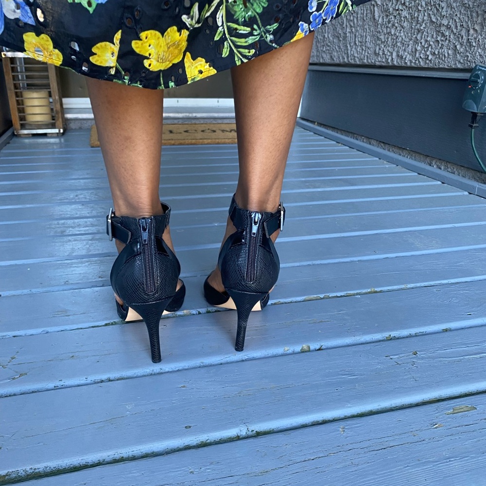 Style & Co. Black Snake Skin Leather Heels - Picture 4 of 5